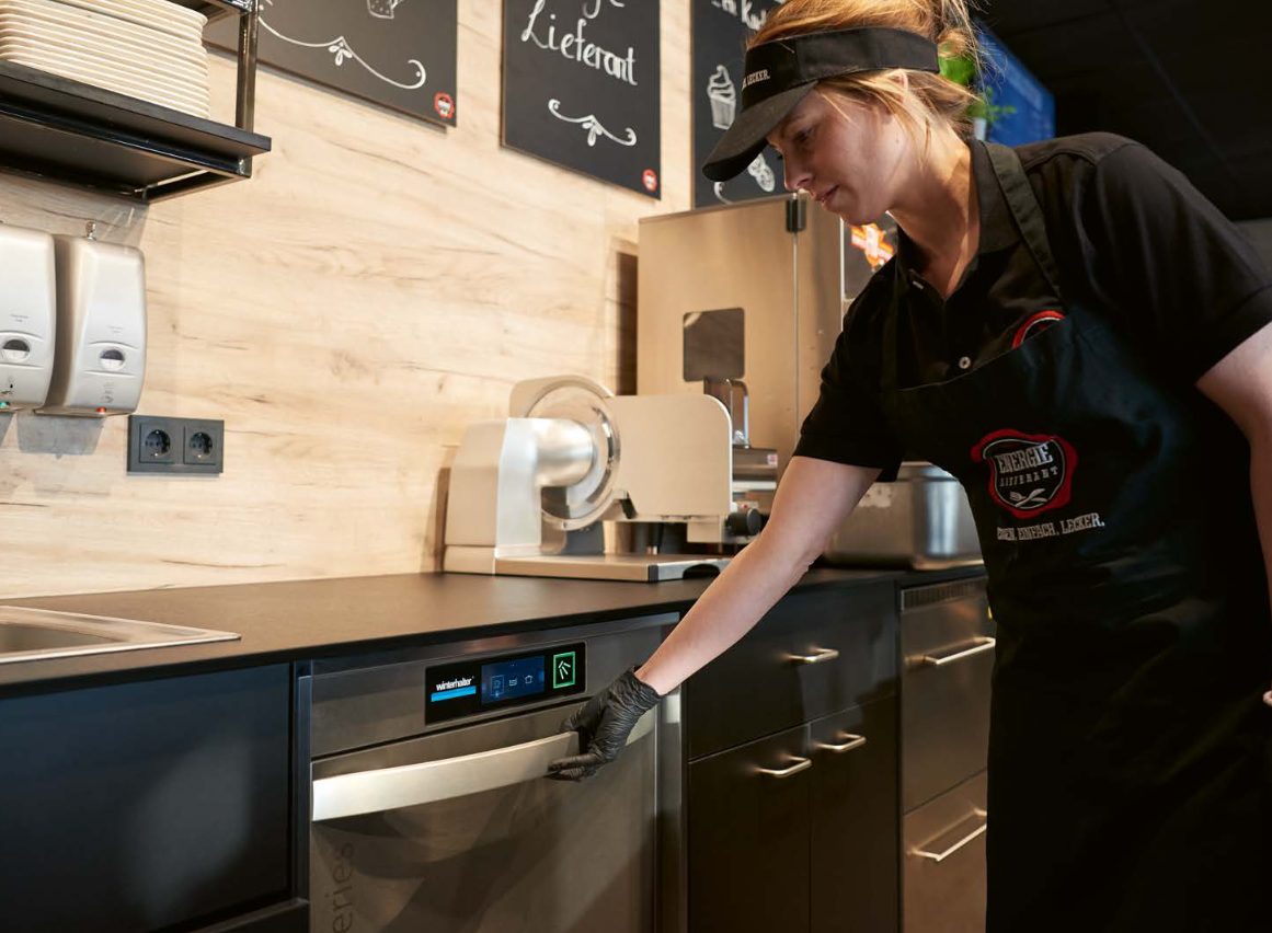 WINTERHALTER UC-M LAVAVAJILLAS BAJO MOSTRADOR HASTA 40 CANASTILLAS ACERO INOXIDABLE